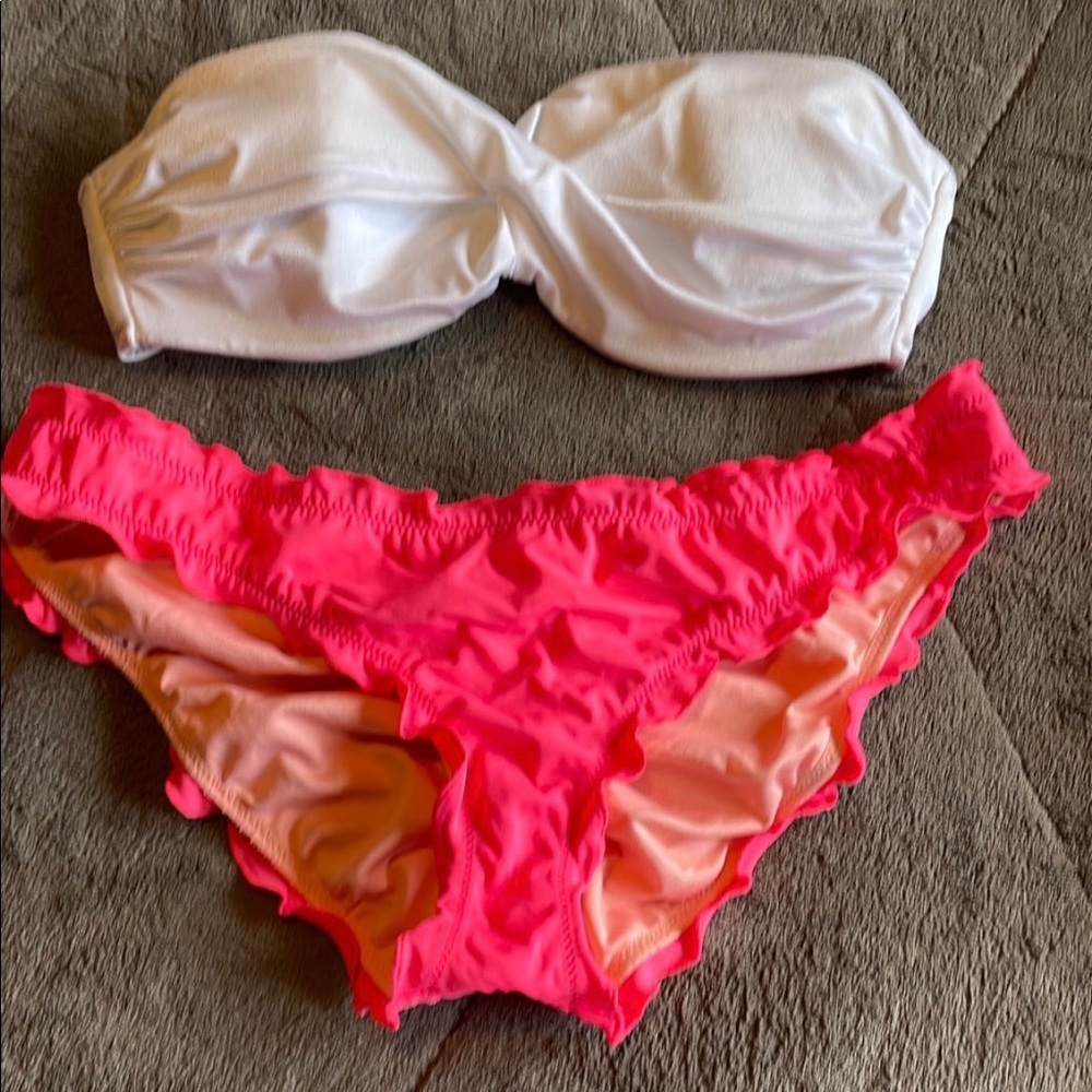 Victoria’s Secret cheeky bikini